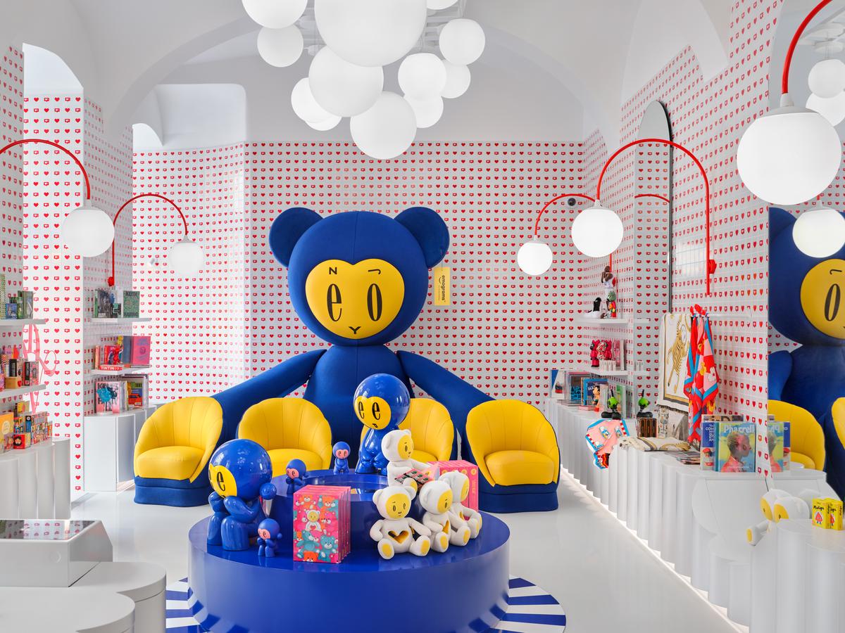 kissmiklos.com POP&ROLL ART TOILET / ART SHOP / ART GALLERY